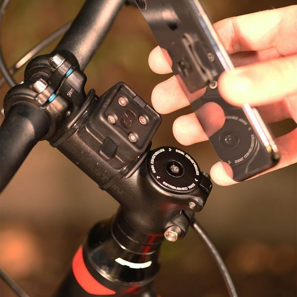 ΒΑΣΗ ΚΙΝΗΤΟΥ ΓΙΑ ΤΙΜΟΝΙ UNIVERSAL CLIQR Universal Handlebar/Stem Mount OX840 OXFORD  01601009
